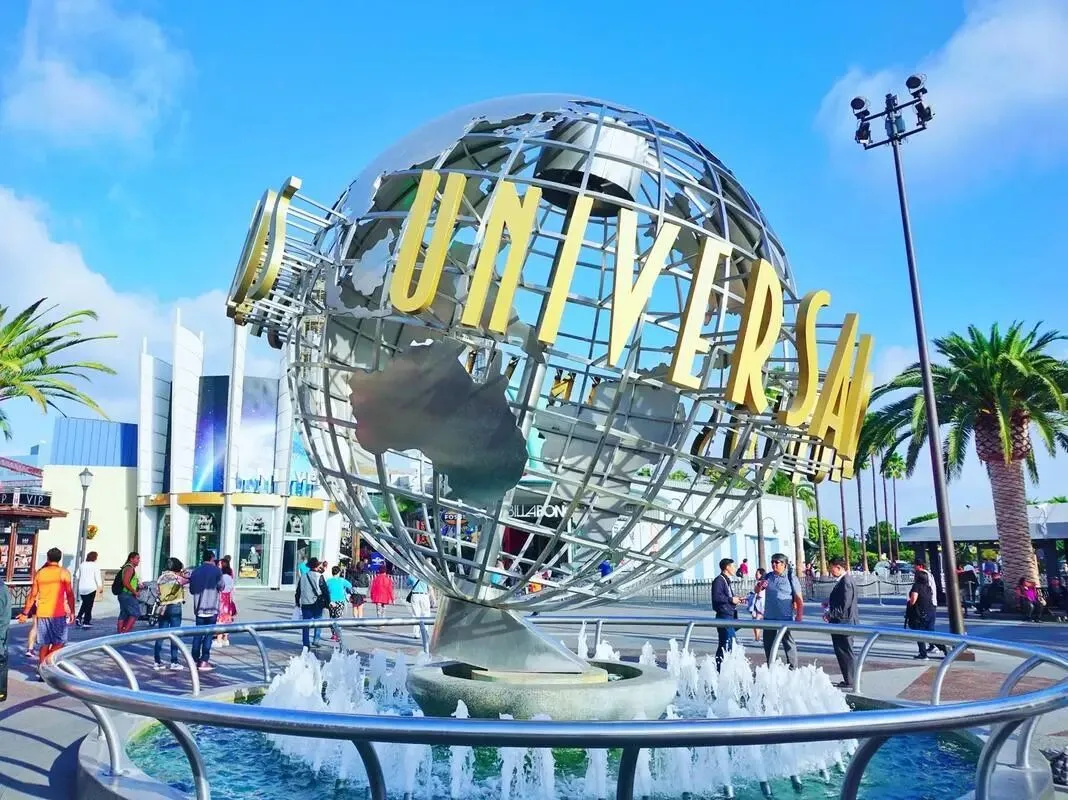 The revolving Universal globe above its fountain at the Universal Studios Hollywood entrance.