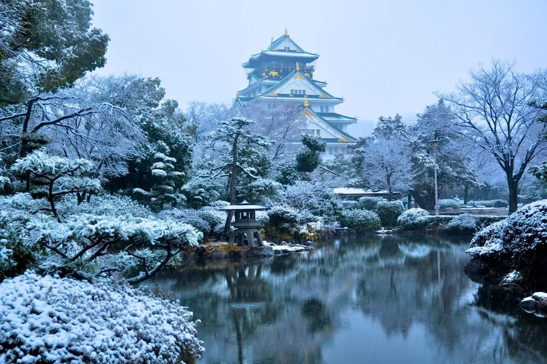 Osaka Castle in snow